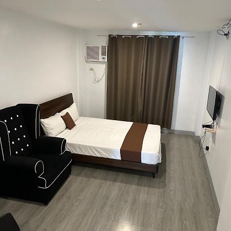 Aden Hotel Макати Экстерьер фото