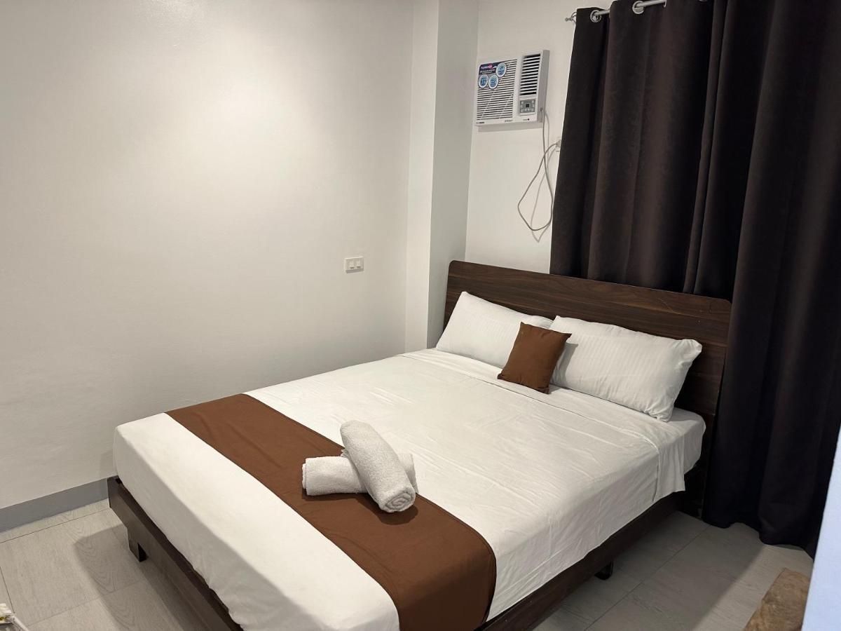 Aden Hotel Макати Экстерьер фото