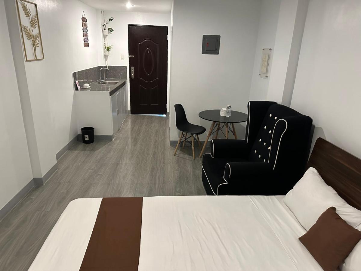 Aden Hotel Макати Экстерьер фото